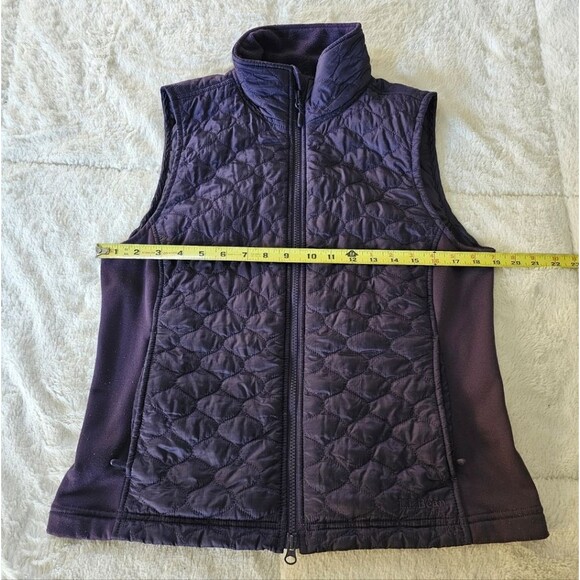 LL BEAN Dusty Purple Quilted Fleece Puffer Vest Zip Medium. Excellent Condition! - Picture 8 of 8